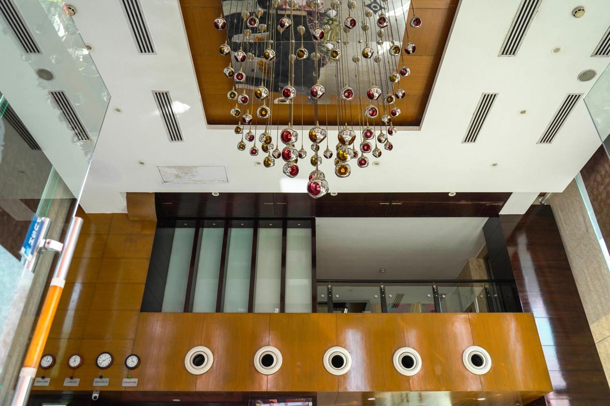 Treehouse Queens Pearl Gurgaon Eksteriør bilde