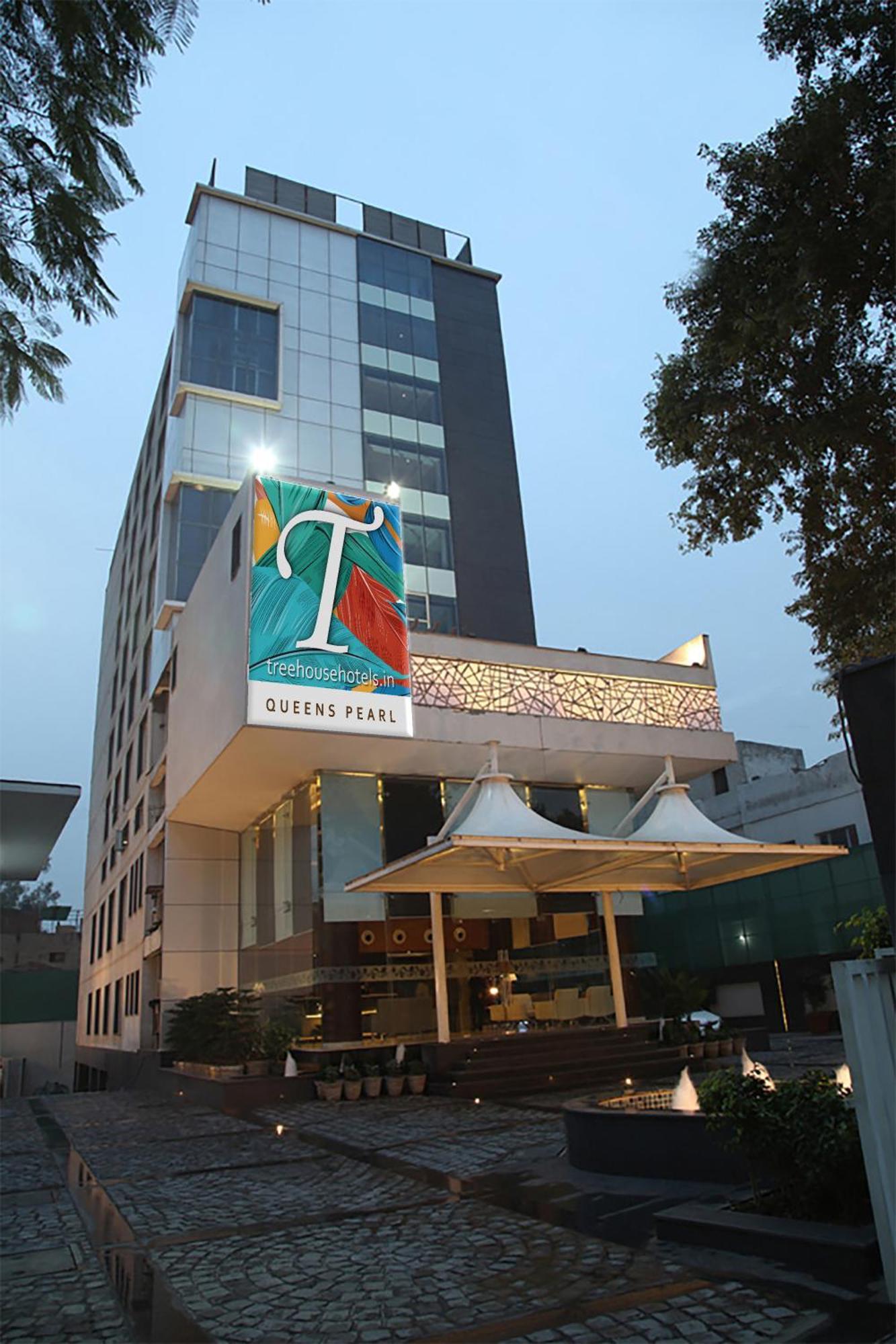 Treehouse Queens Pearl Gurgaon Eksteriør bilde
